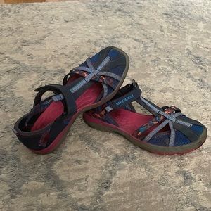 Merrell outdoor sandal/ sneakers/ water shoes